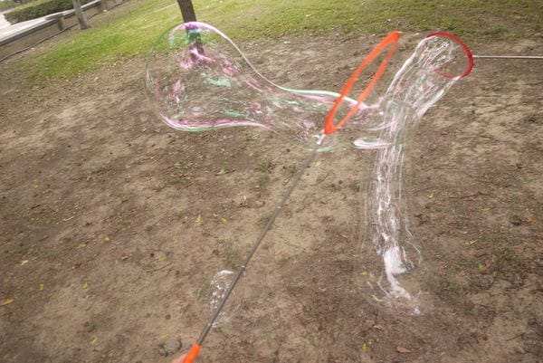 【親子育兒.一起玩泡泡吧!】*【泡泡奇蹟】*親子活動,只要有爸媽陪伴,簡單玩泡泡,就很開心喔!