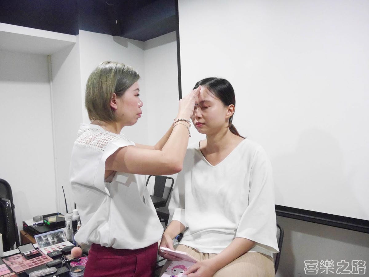 專業彩妝教學找康妮 康莊整體造型工作室,北路新娘秘書,桃園新娘秘書,中新娘秘書,新娘秘書教學 (9).jpg 專業彩妝教學找康妮 康莊整體造型工作室,北路新娘秘書,桃園新娘秘書,中新娘秘書,新娘秘書教學 (9).jpg