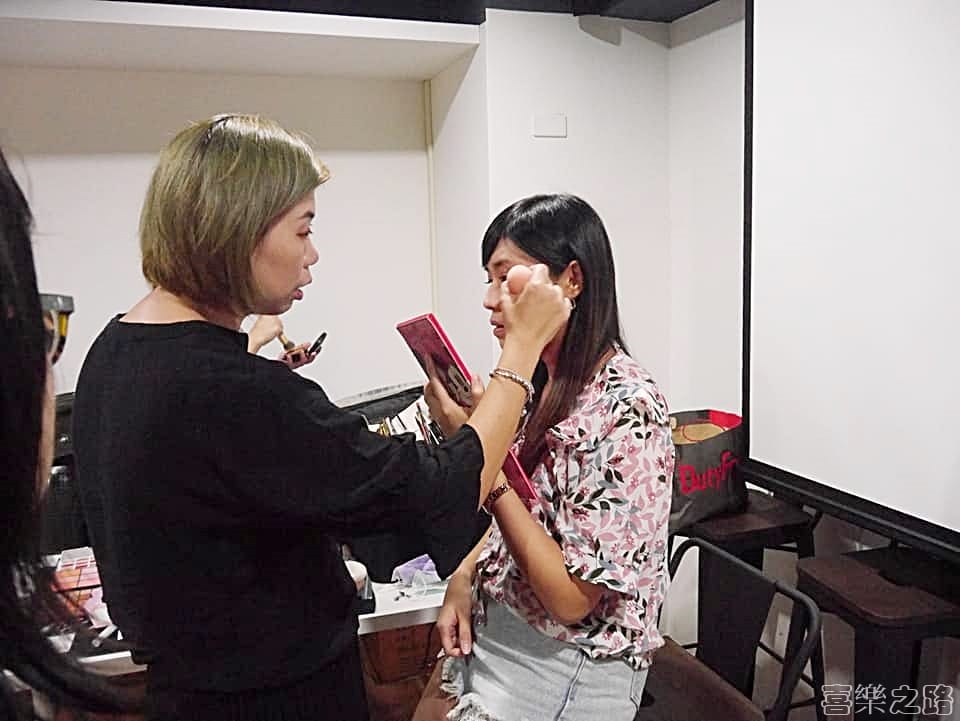 彩妝課程 北部新秘推薦 ,康妝整體造型工作室 (9).jpg 彩妝課程 北部新秘推薦 ,康妝整體造型工作室 (9).jpg