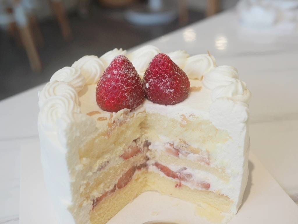 草莓蛋糕 This cafe (1).jpg