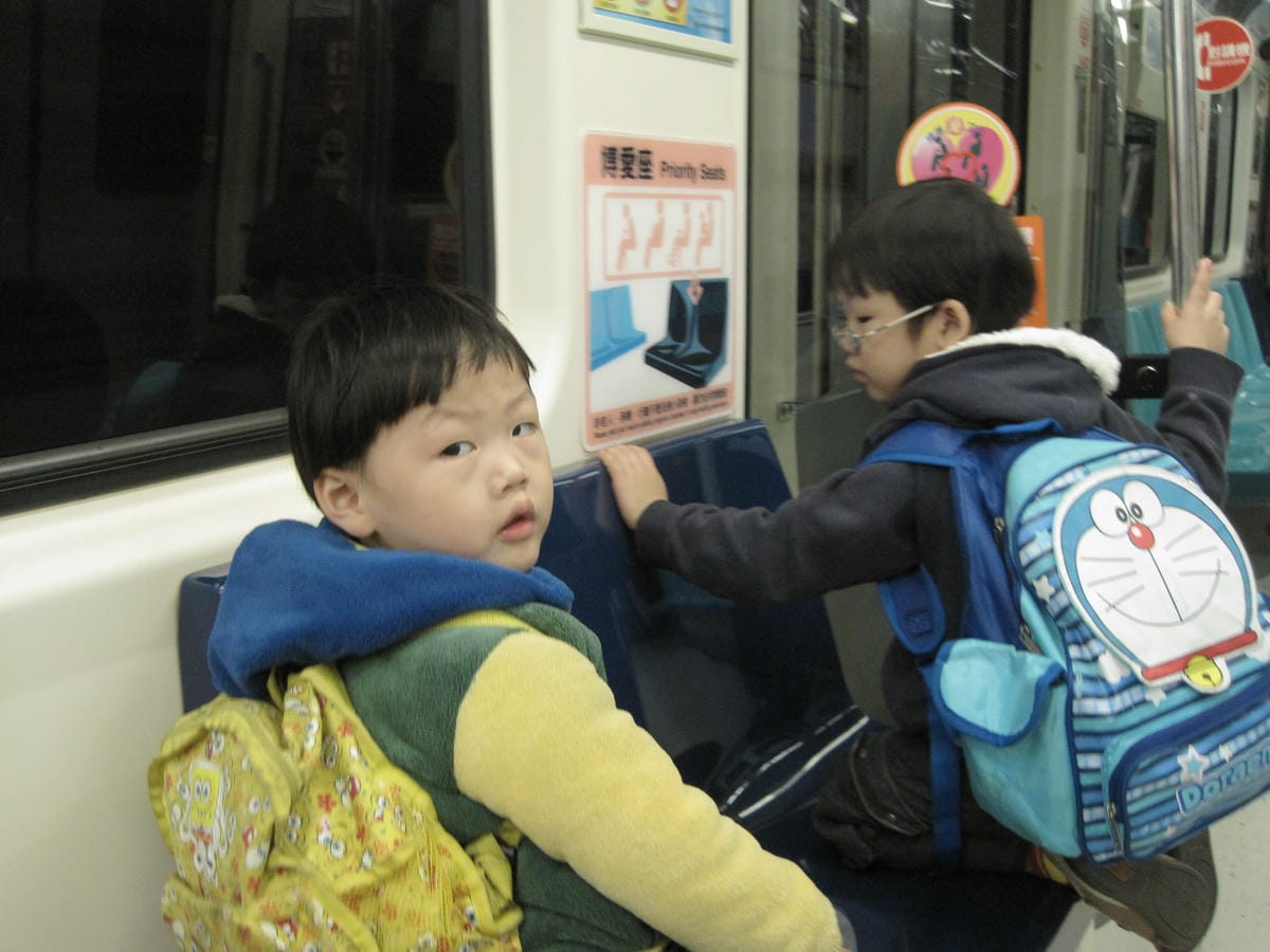 談到安親班老師薪資如何讓一家六口存活? 家用誰負擔? 202 談到安親班老師薪資如何讓一家六口存活? 家用誰負擔? 202